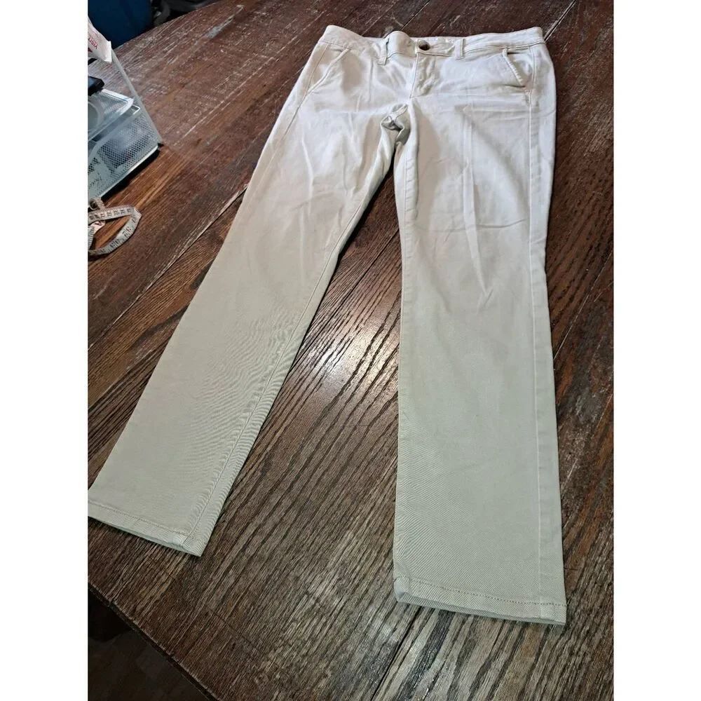 Size 8 American Eagle Super Stretch Khaki Tan Pants with Pockets Belt Loops